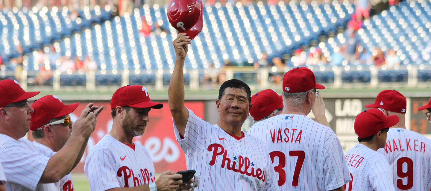 Player giving hat-tip to the crowd